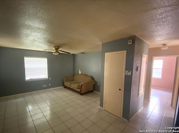 3rd image of 534 Jamaica Dr