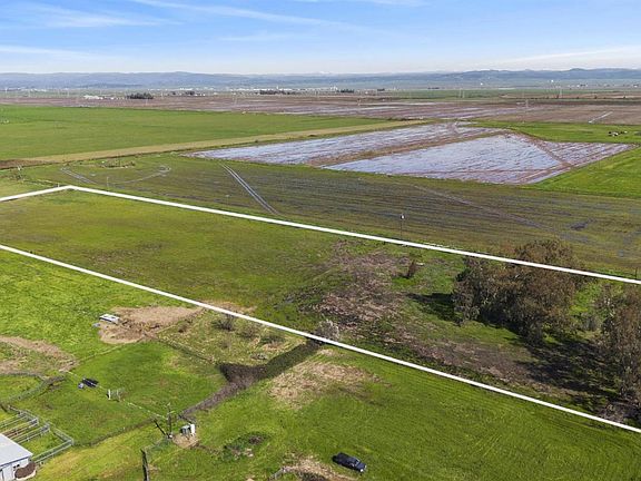 2nd image of 3323 Erle Rd