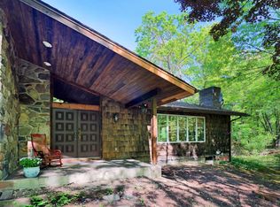 207 Fraleigh Ln, Red Hook, NY 12571