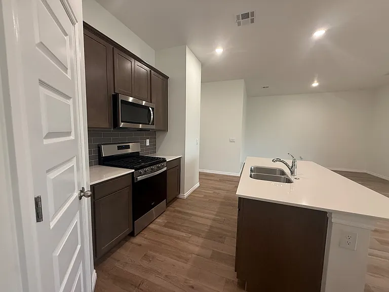 9048 NW 149th Ter — Photo 13