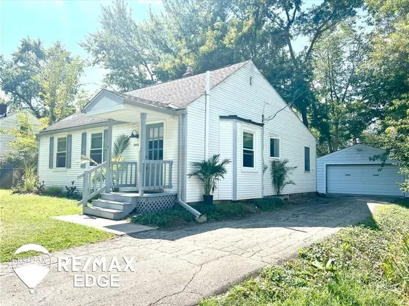 2644 Maplewood Ave, Ann Arbor, MI 48104