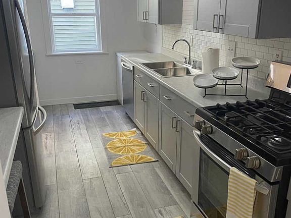 5th image of 1720 Union Ave SE