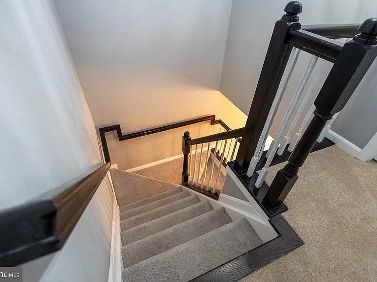 2403 Baikal Loop — Photo 18