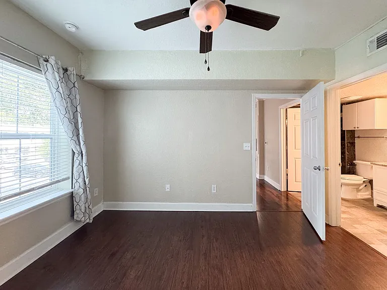 304 E South St #2024 — Photo 7