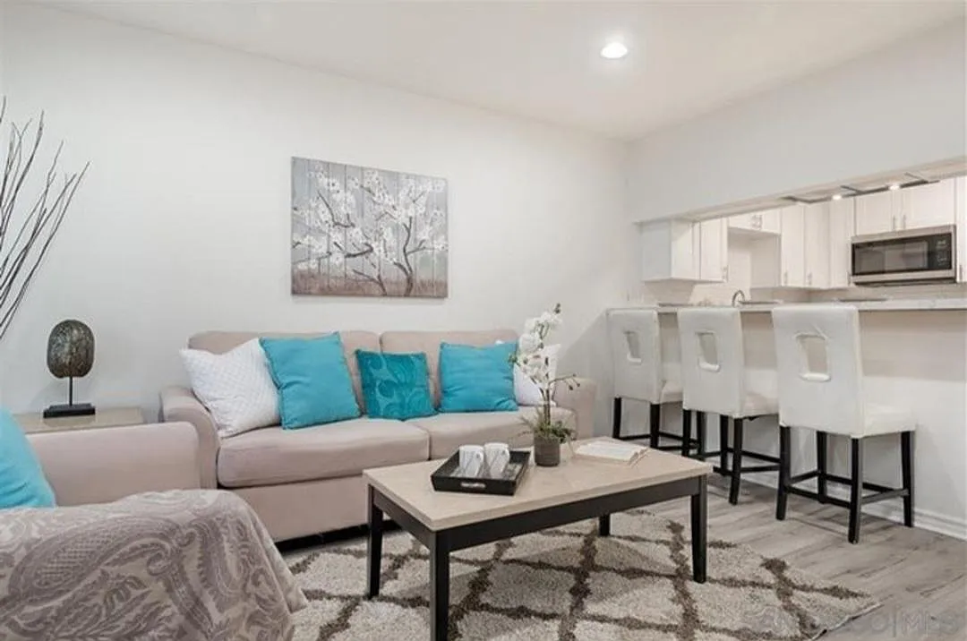 1631 Bayview Heights Dr — Photo 2
