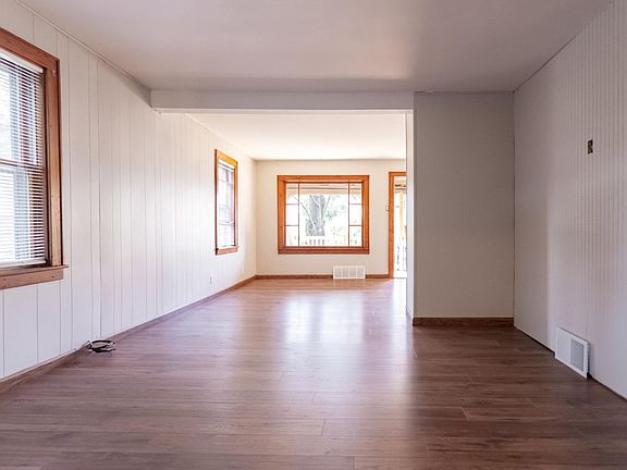 5th image of 375 Miller St