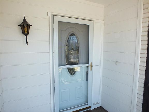 2nd image of 1502 Danbury Dr