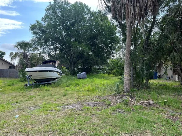 606 13th St SW #20, Ruskin, FL 33570