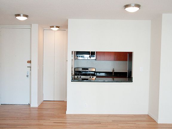 3rd image of 360 E 57th St #7BB