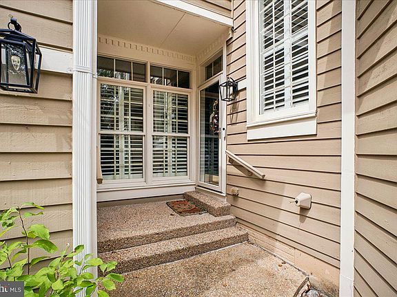2nd image of 11410 Hollow Timber Way