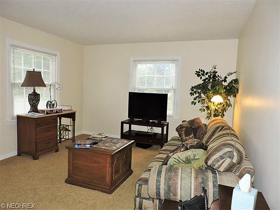5th image of 23282 Clifford Dr