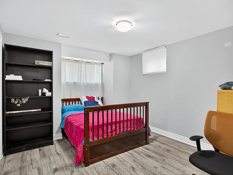 249 Hinton Ter — Photo 10