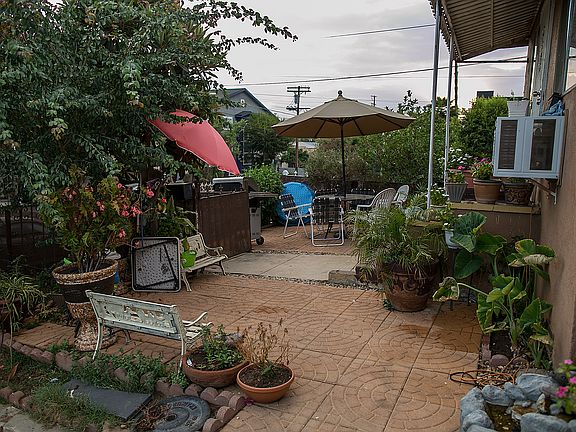 2nd image of 5633 Meridian St