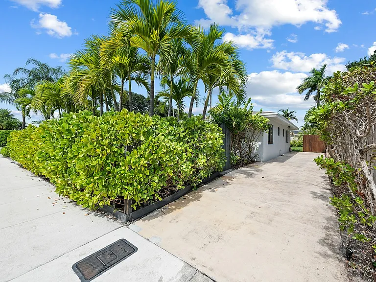 2808 Middle River Dr #2 — Photo 9