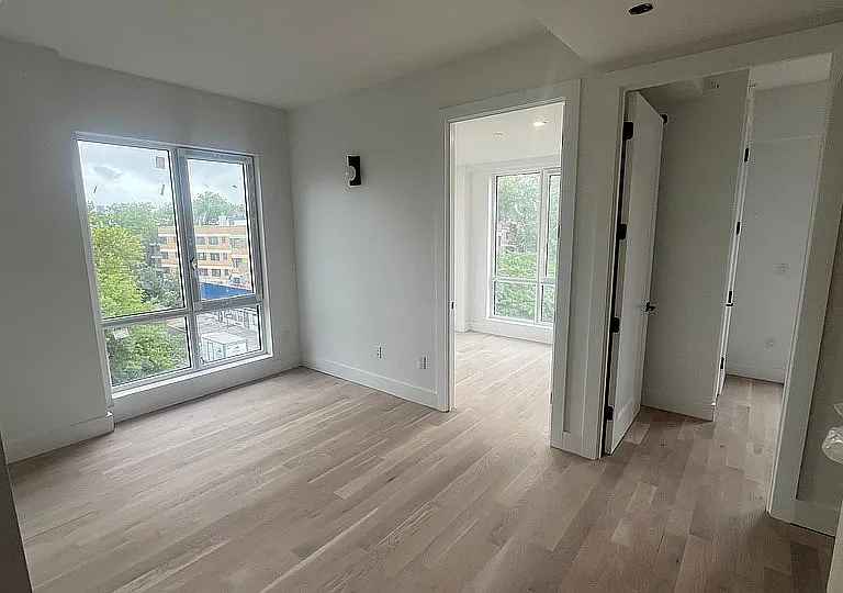 193 Graham Ave #4M — Photo 1