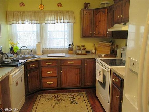 3rd image of 314 E 11th St