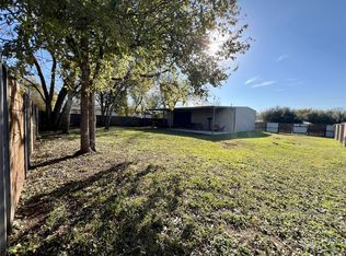 Caldwell St, Lexington, TX 78947