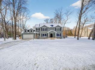 51275 Crooked Oak Dr, Granger, IN 46530