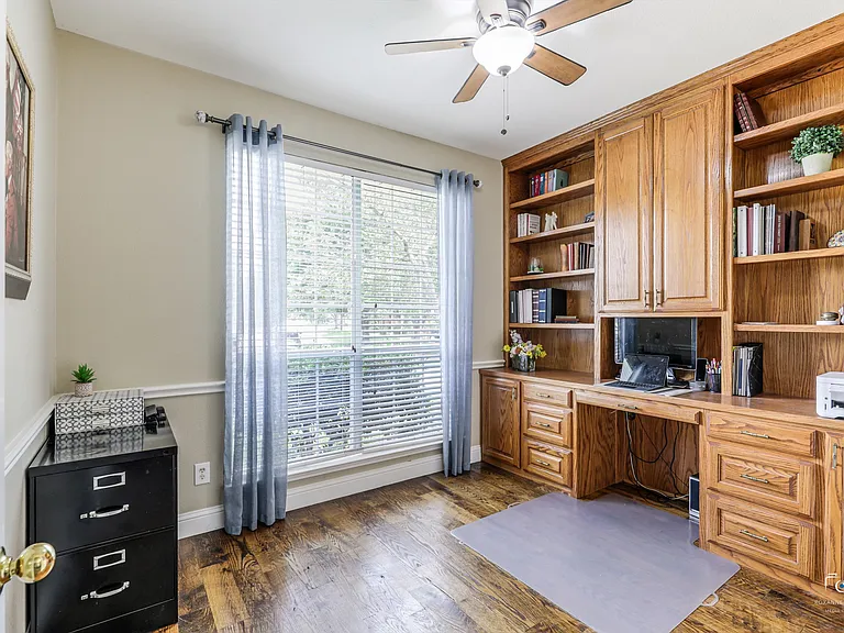 9921 Sean Dr — Photo 25