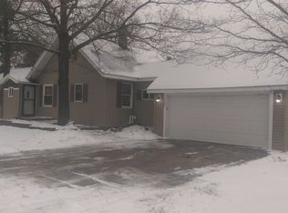 5588 Bauer Rd, Hudsonville, MI 49426