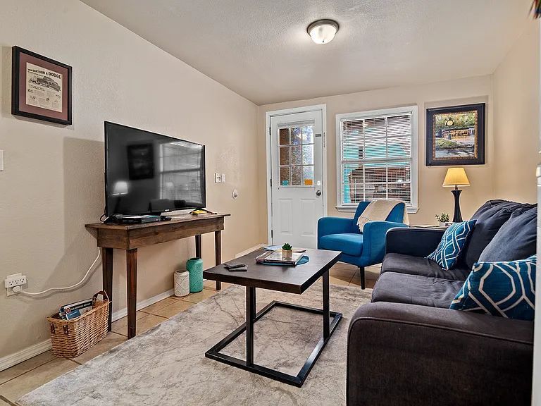 1211 S Elgin Ave #B — Photo 4
