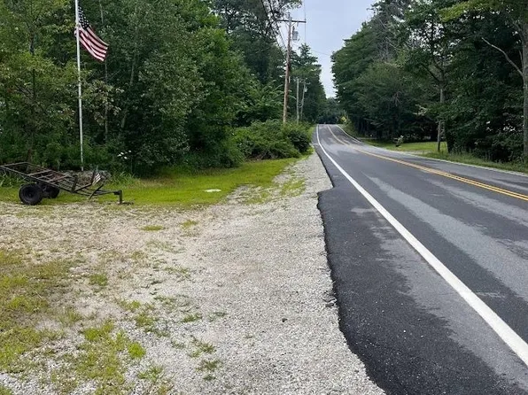 879 High Street, Candia, NH 03034