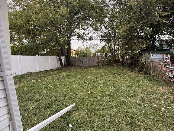 4th image of 12125 Cloverlawn St