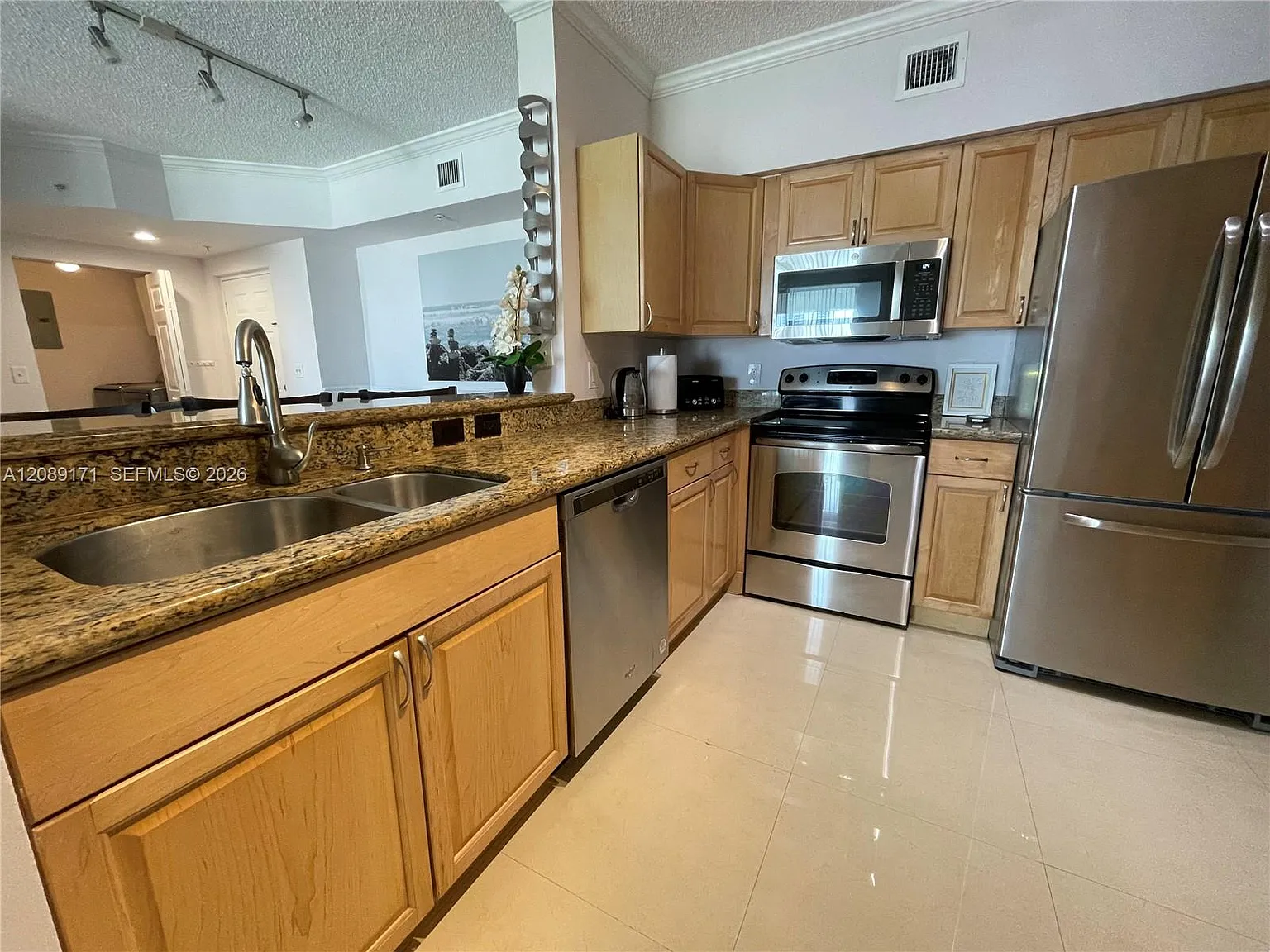 Porto Bellagio Condo — Photo 2