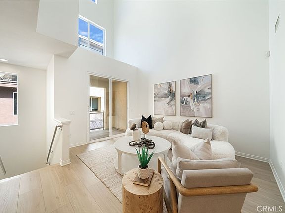 3rd image of 615 Rockefeller