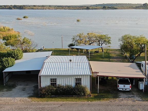 2nd image of 704 Lakeview Dr