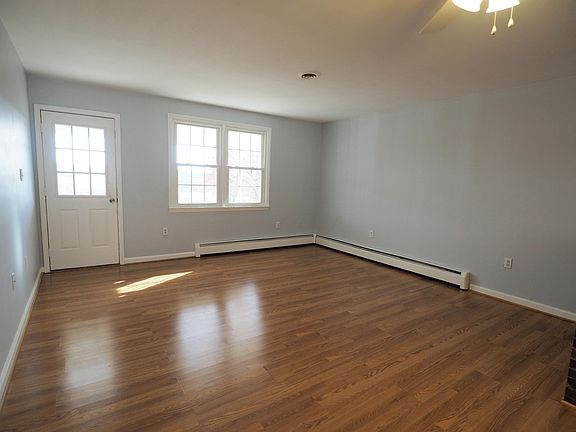 4th image of 643 Tarpley Ln