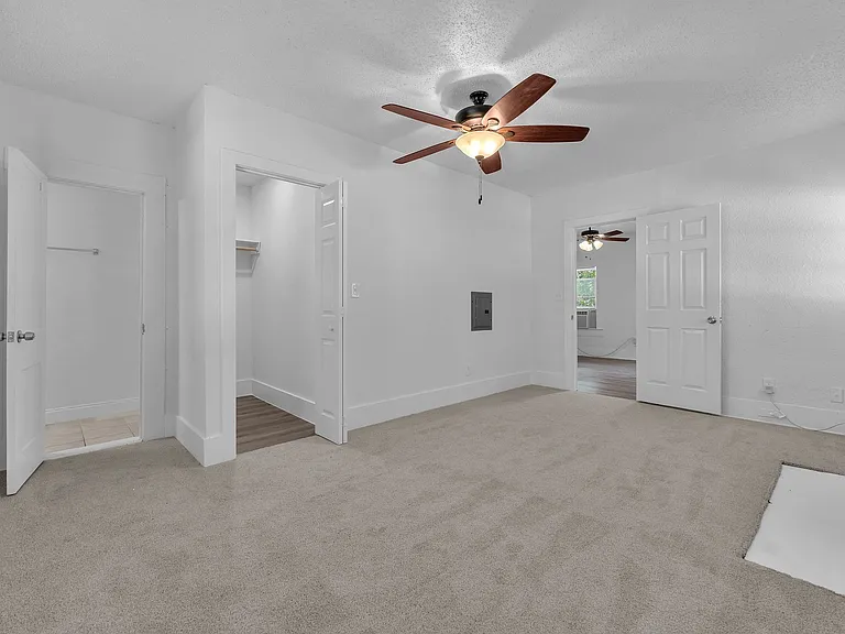 402 Ada St #1 — Photo 8