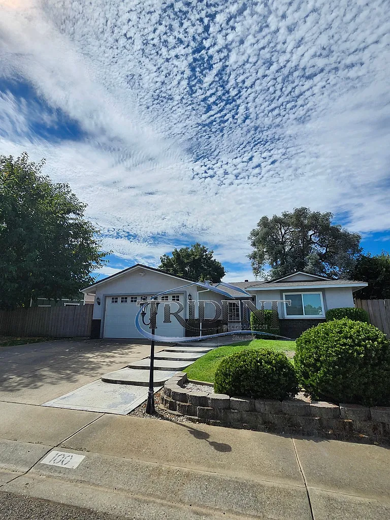 3 bed, 1249 sqft, $2,500 — Photo 1