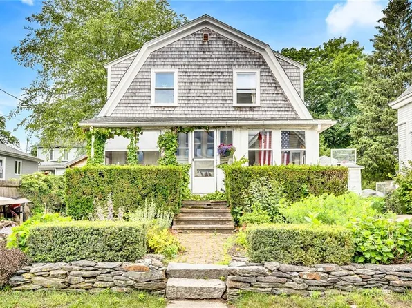 23 Bolton St, Warwick, RI 02888