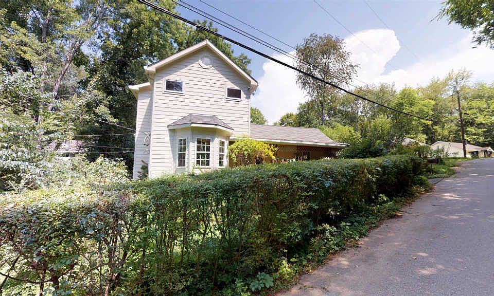 1st image of 417 Oak St