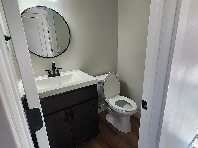 912 Oakcrest Dr #F — Photo 4