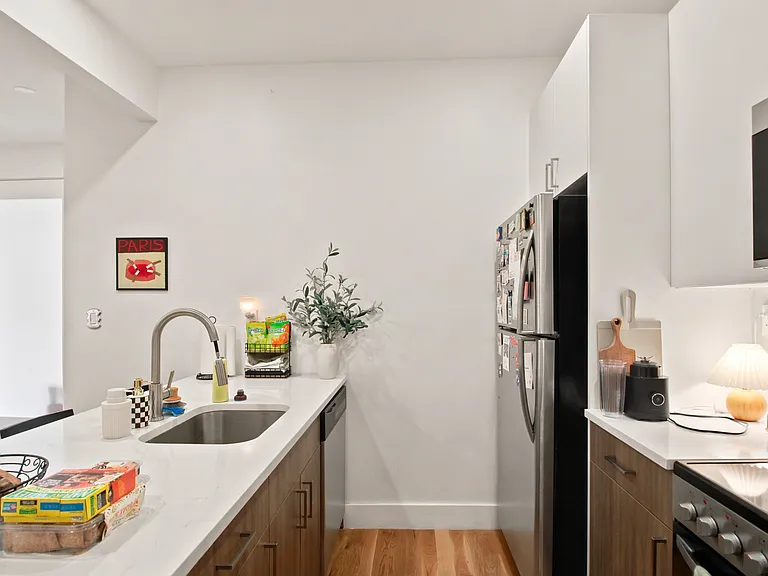 226 Moffat St #2F — Photo 11