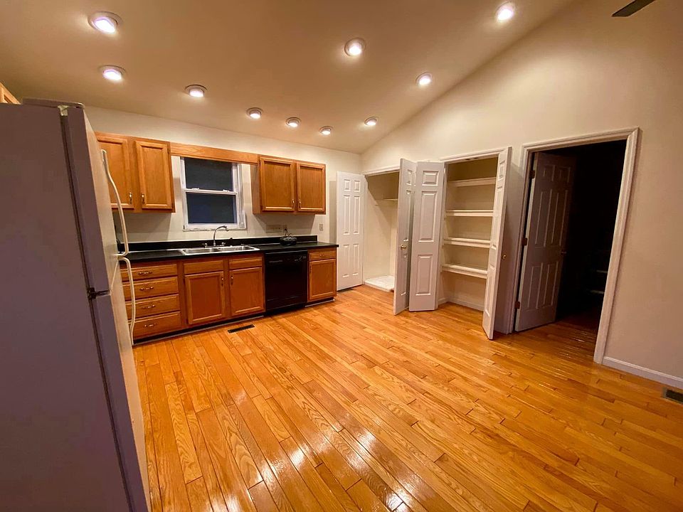 2nd image of 44 Addition Rd