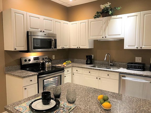 5th image of 555 N 4th St #610