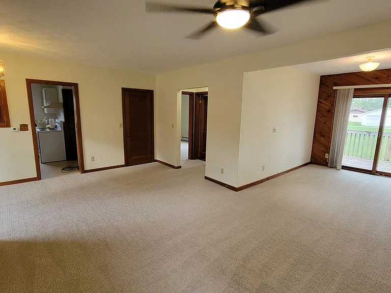 1512 Summer St — Photo 5