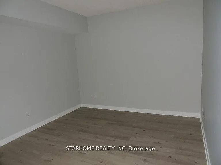 29 Singer Ct #Townhouse 02 — Photo 9