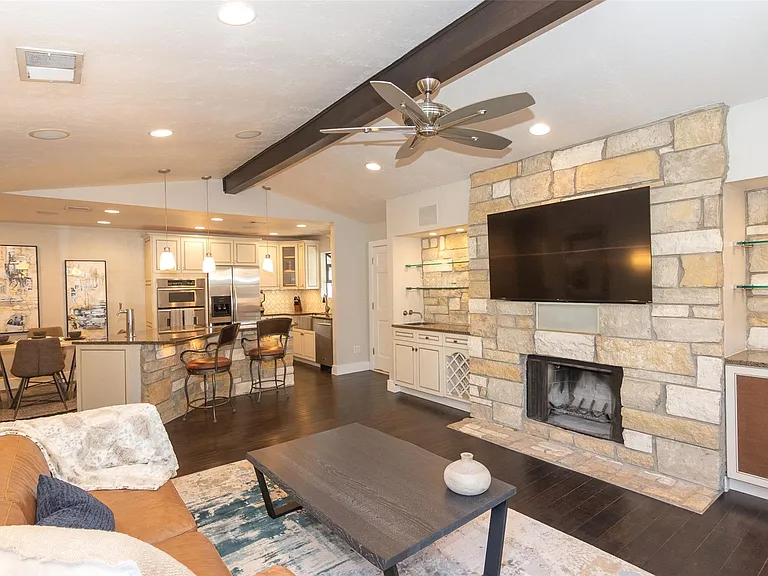 2410 Enfield Rd #10 — Photo 6