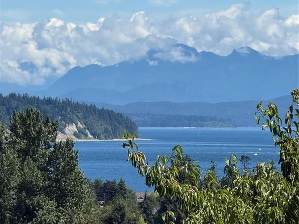 726 Nelson Rd, Campbell River, BC V9H 1S1