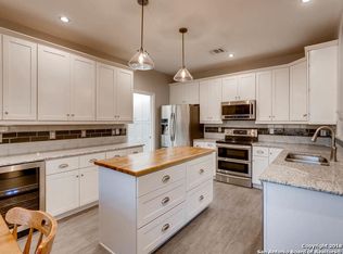 577 Foxford Run Dr, Schertz, TX 78108
