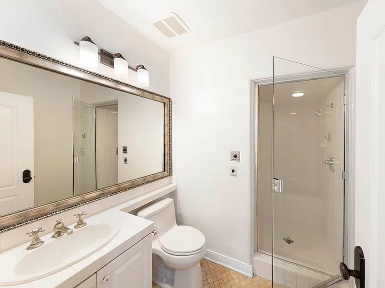 19 Lucania Dr — Photo 9