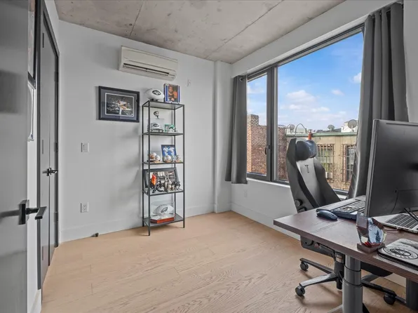 458 East 25th Street image 10 of 13