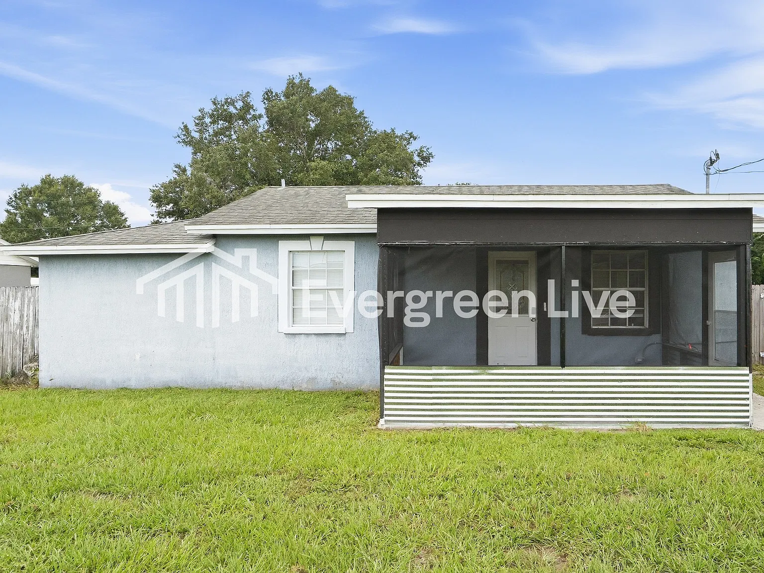 3 bed, 1.0 bath, 825 sqft, $1,345 — Photo 2
