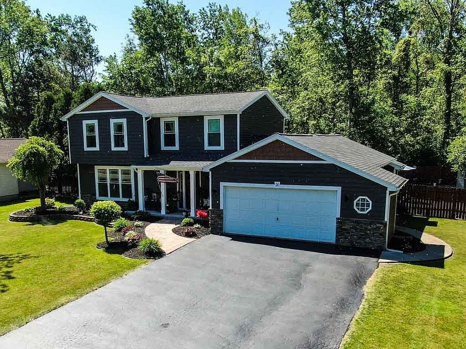 1st image of 20 Traciann Dr