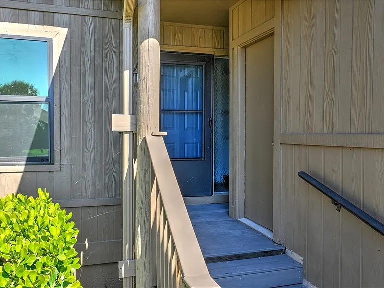 17502 Island Inlet Ct — Photo 4