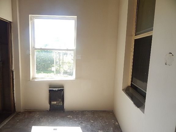 3rd image of 6219 S Langley Ave